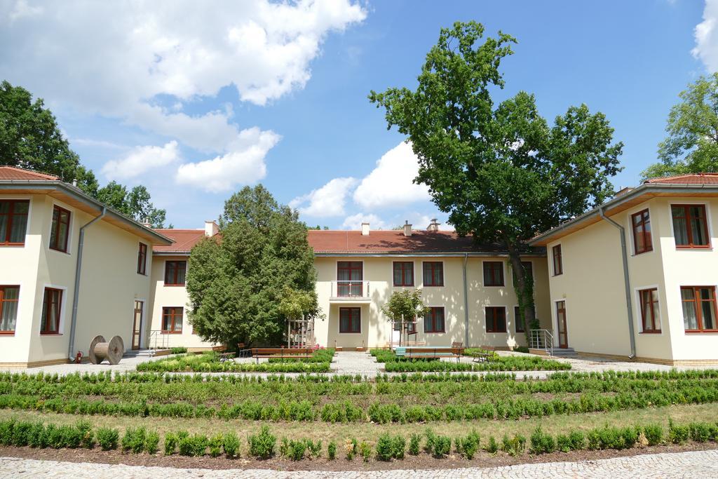 Ckm Centrum Konferencyjne Mazowsze Otrębusy Exterior foto